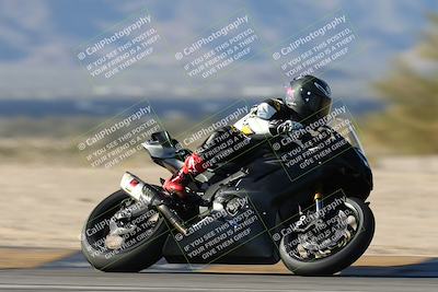 media/Jan-15-2026-Racers Edge (Thu) [[dfebeb70ab]]/3-B Group/Session 1 Turn 8/